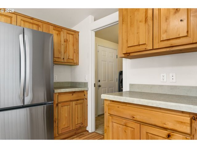 155 Se WHALESONG Dr, Depoe Bay, OR 97341