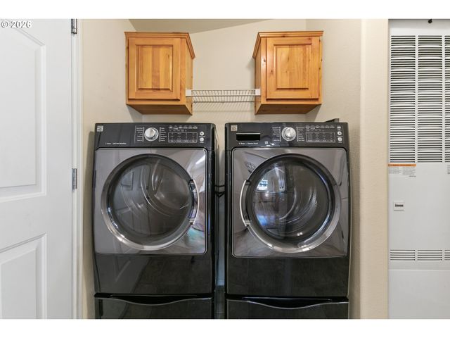 155 Se WHALESONG Dr, Depoe Bay, OR 97341