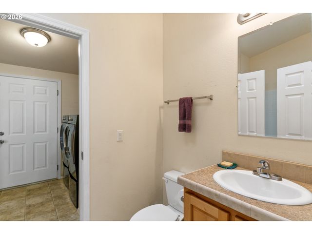 155 Se WHALESONG Dr, Depoe Bay, OR 97341