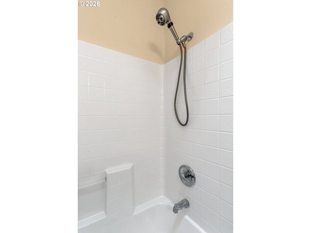 155 Se WHALESONG Dr, Depoe Bay, OR 97341