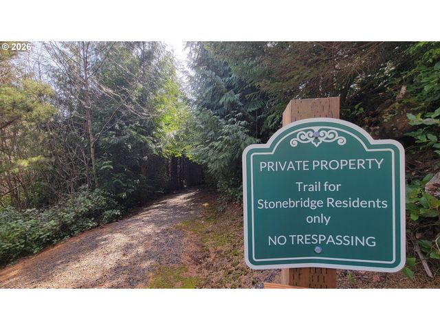 155 Se WHALESONG Dr, Depoe Bay, OR 97341
