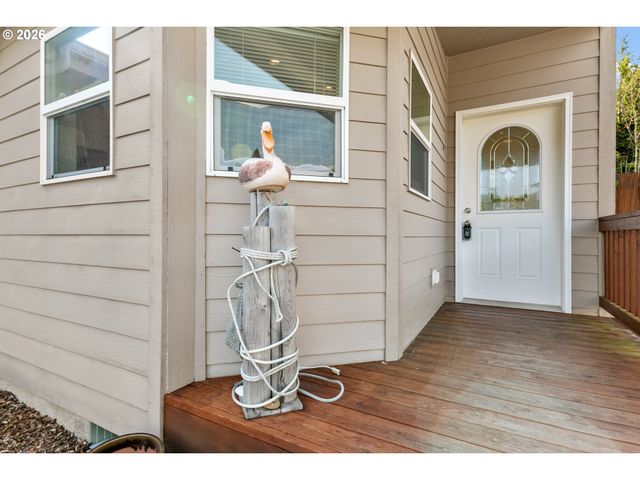 155 Se WHALESONG Dr, Depoe Bay, OR 97341