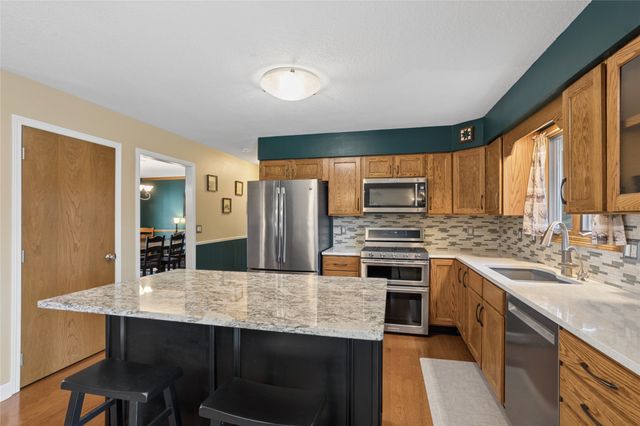 921 SE Peterson Drive, Ankeny, IA 50021