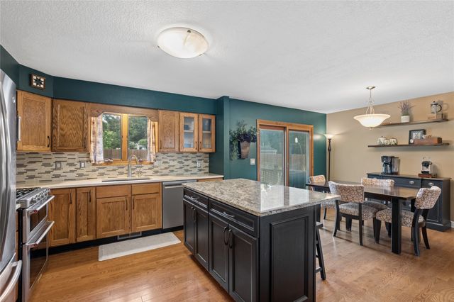 921 SE Peterson Drive, Ankeny, IA 50021
