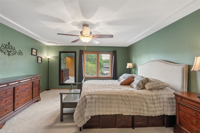 921 SE Peterson Drive, Ankeny, IA 50021