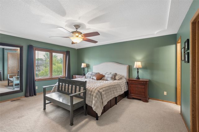 921 SE Peterson Drive, Ankeny, IA 50021