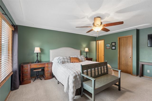 921 SE Peterson Drive, Ankeny, IA 50021