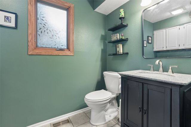 921 SE Peterson Drive, Ankeny, IA 50021