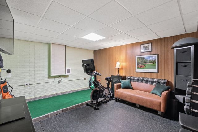 921 SE Peterson Drive, Ankeny, IA 50021