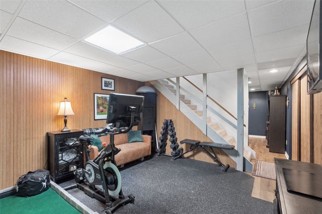 921 SE Peterson Drive, Ankeny, IA 50021