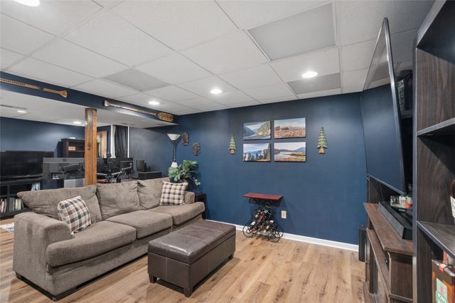 921 SE Peterson Drive, Ankeny, IA 50021