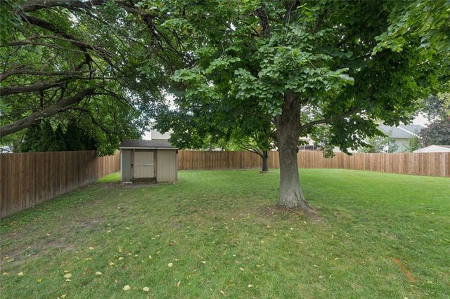 921 SE Peterson Drive, Ankeny, IA 50021