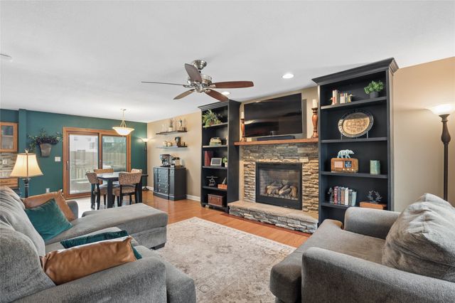 921 SE Peterson Drive, Ankeny, IA 50021