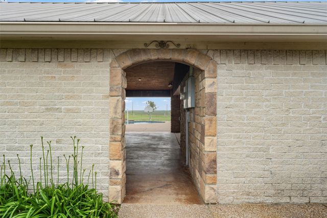 3057 Holy Road, Abbott, TX 76621