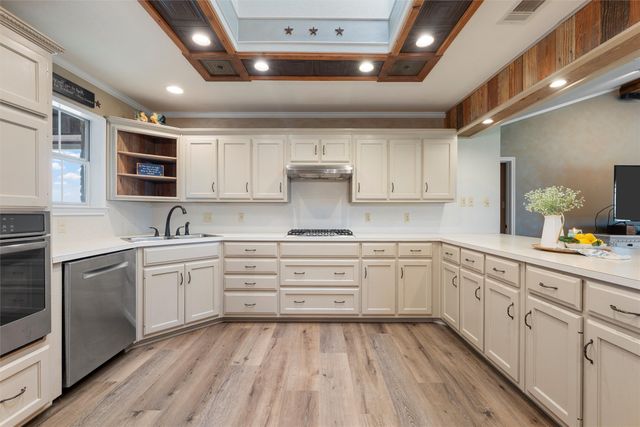 3057 Holy Road, Abbott, TX 76621