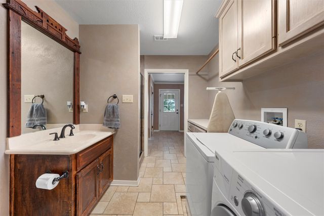 3057 Holy Road, Abbott, TX 76621