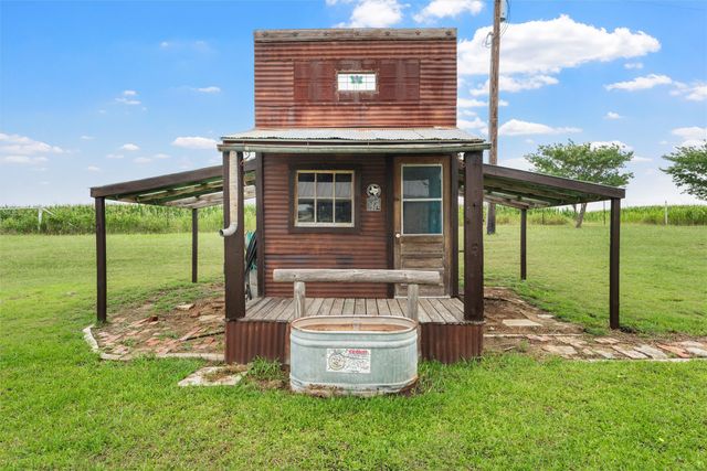 3057 Holy Road, Abbott, TX 76621