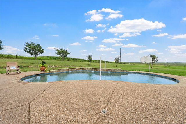 3057 Holy Road, Abbott, TX 76621