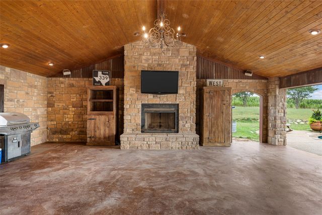 3057 Holy Road, Abbott, TX 76621