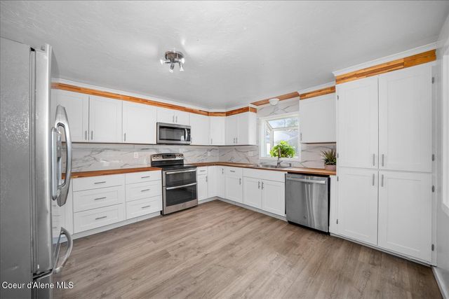 11102 N 4th ST, Hauser, ID 83854