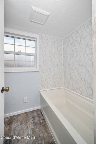 11102 N 4th ST, Hauser, ID 83854