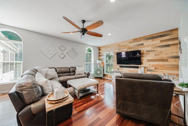 2154 Pleasant Colony Drive, Lewis Center, OH 43035