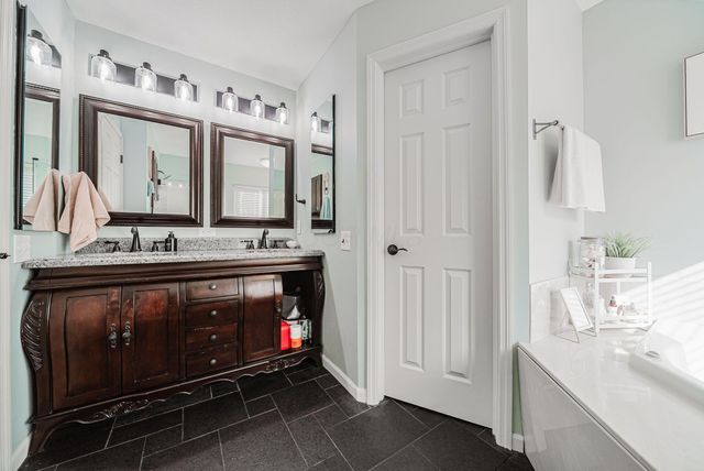 2154 Pleasant Colony Drive, Lewis Center, OH 43035