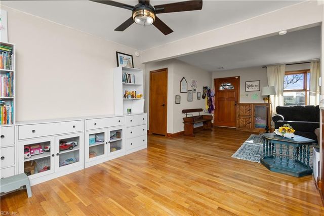 2044 Cherry LN, Chesapeake, VA 23323