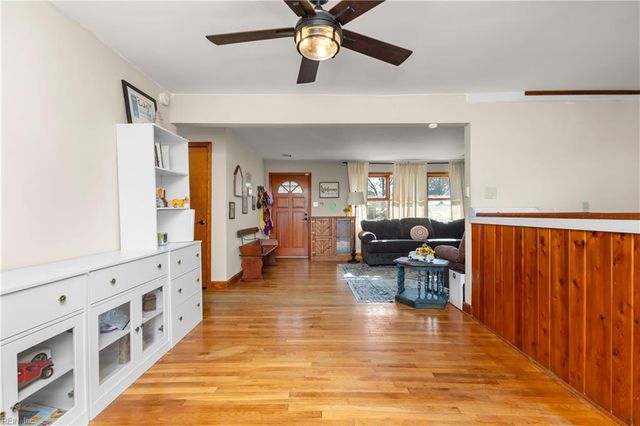 2044 Cherry LN, Chesapeake, VA 23323