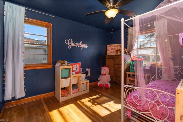 2044 Cherry LN, Chesapeake, VA 23323