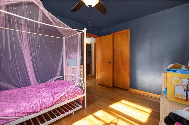 2044 Cherry LN, Chesapeake, VA 23323