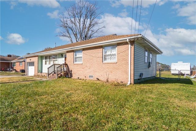 2044 Cherry LN, Chesapeake, VA 23323