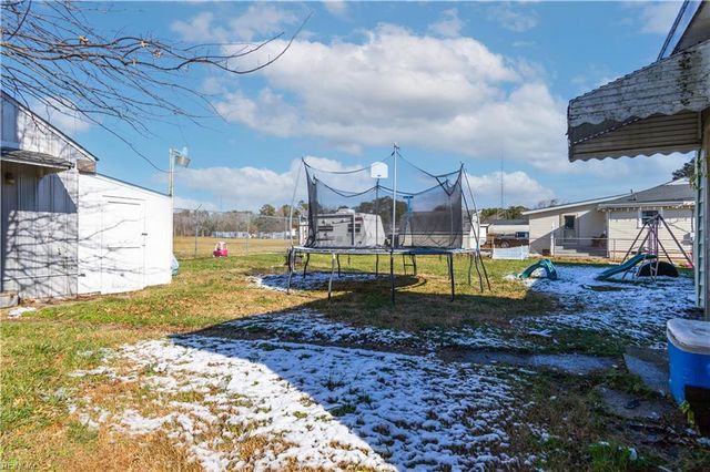 2044 Cherry LN, Chesapeake, VA 23323