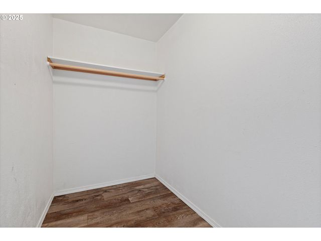 665 Se INDIAN TRAIL Ave, Depoe Bay, OR 97341