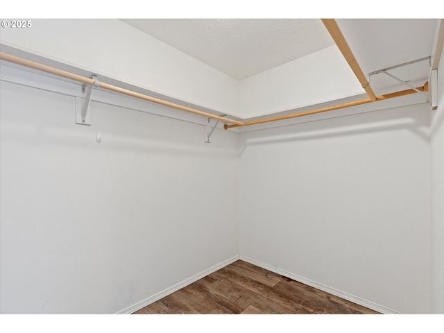 665 Se INDIAN TRAIL Ave, Depoe Bay, OR 97341