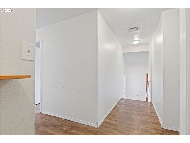 665 Se INDIAN TRAIL Ave, Depoe Bay, OR 97341