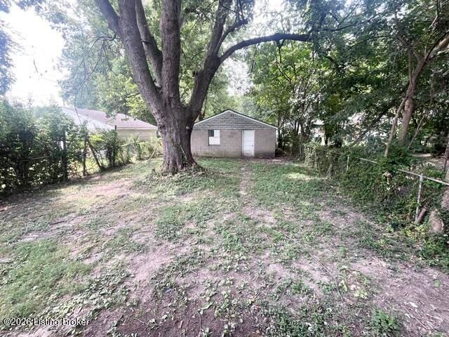 3748 Kahlert Ave, Louisville, KY 40215