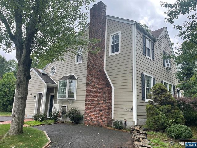 114 Sunset Lane, Tenafly, NJ 07670