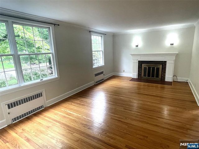 114 Sunset Lane, Tenafly, NJ 07670