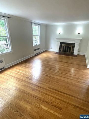 114 Sunset Lane, Tenafly, NJ 07670