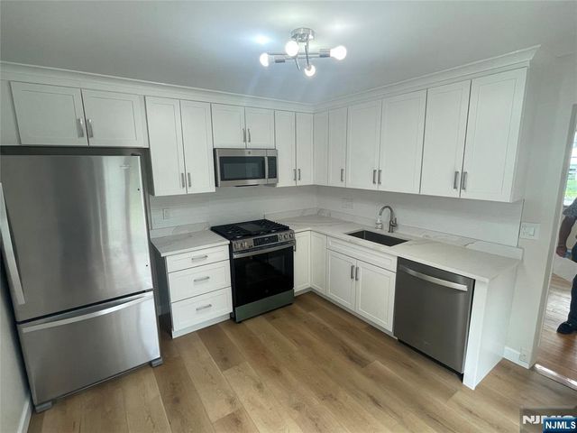 114 Sunset Lane, Tenafly, NJ 07670