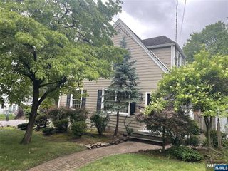 114 Sunset Lane, Tenafly, NJ 07670