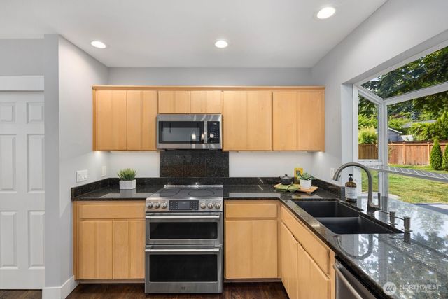 7523 141st Avenue NE, Redmond, WA 98052
