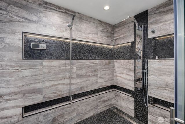 7523 141st Avenue NE, Redmond, WA 98052