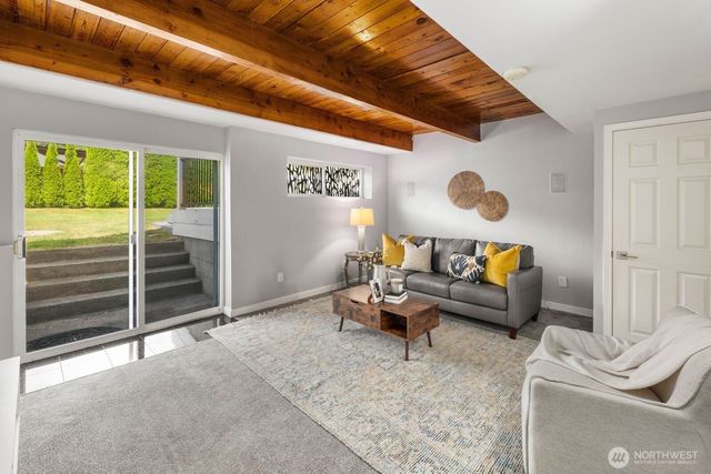 7523 141st Avenue NE, Redmond, WA 98052