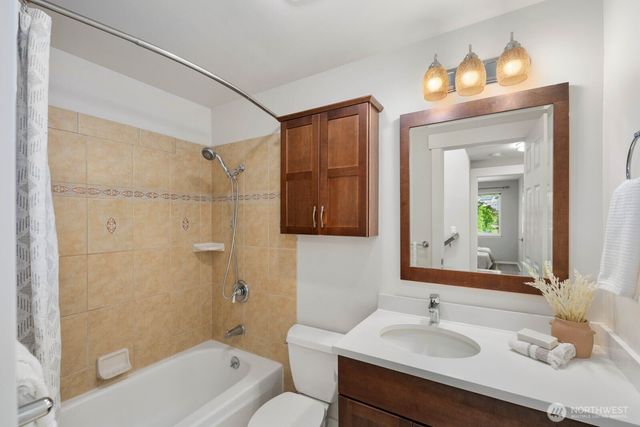 7523 141st Avenue NE, Redmond, WA 98052