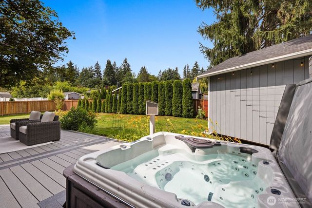 7523 141st Avenue NE, Redmond, WA 98052