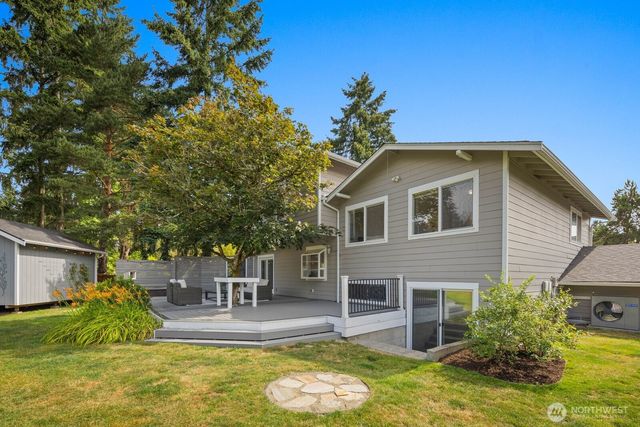7523 141st Avenue NE, Redmond, WA 98052