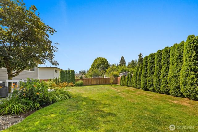 7523 141st Avenue NE, Redmond, WA 98052