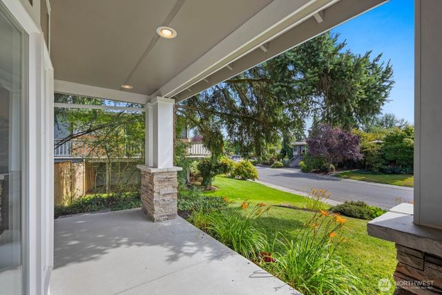 7523 141st Avenue NE, Redmond, WA 98052